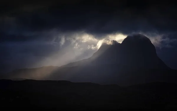 Красивый Пейзаж Горами — стоковое фото