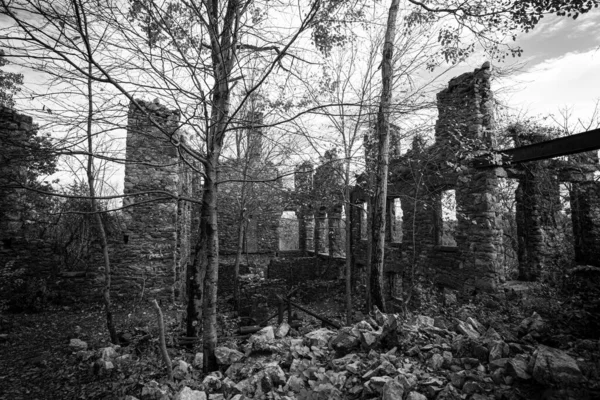 Vieux Cimetière Abandonné Dans Ville — Photo