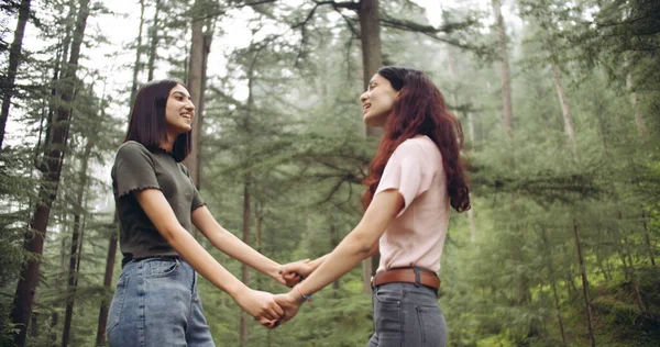 Jong Stel Wandelen Het Bos — Stockfoto