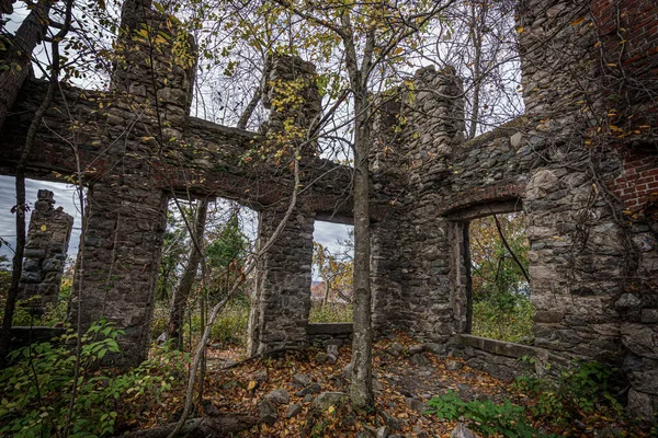 Starý Opuštěný Hrad Městě — Stock fotografie