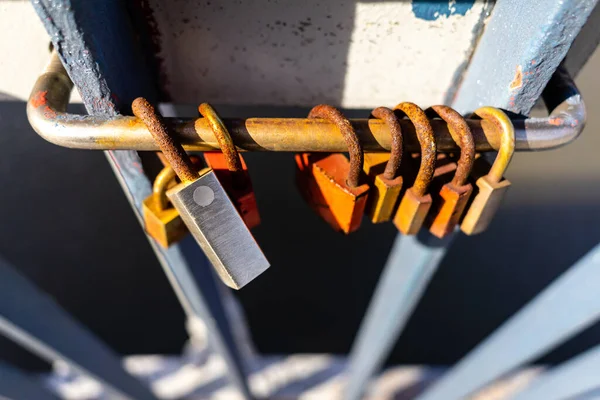 Angled View Padlocks Fixed Bridge Railing Symbol Love Day Selective — Zdjęcie stockowe