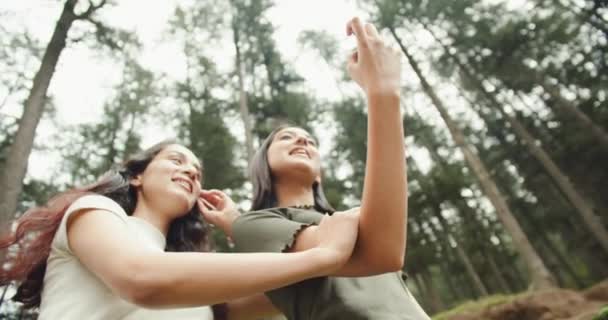 Group Female Friends Hiking Forest Taking Photos — Stock Video