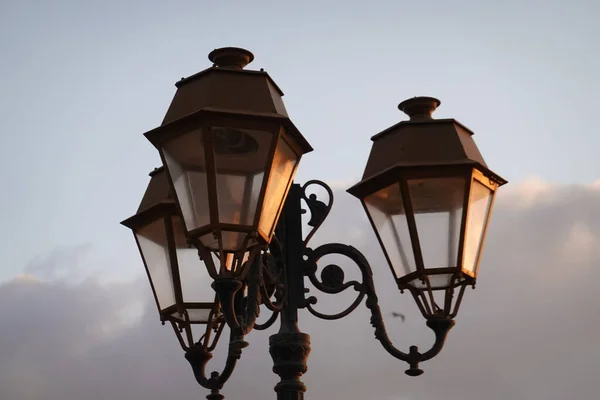 거리에 아름다운 등불들 — 스톡 사진