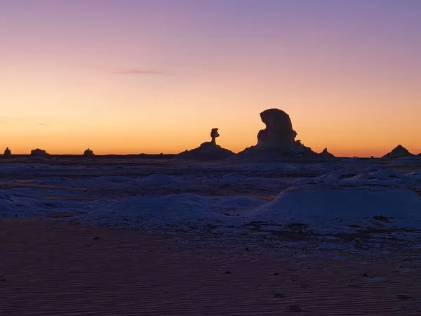 日没時のエジプトの白い砂漠 — ストック写真