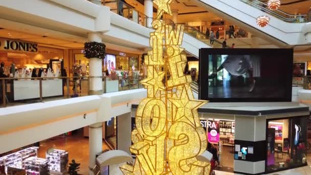 Belső Felvétel Bevásárlóközpont Karácsonyi Díszek — Stock videók