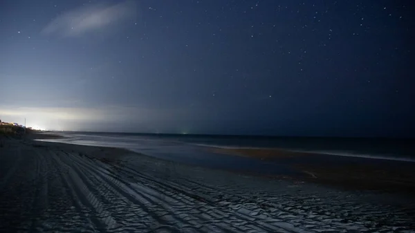 내리는 밤하늘 — 스톡 사진