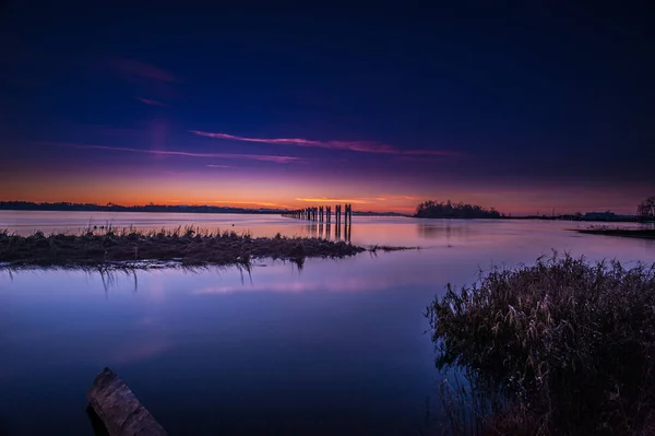 Belo Pôr Sol Sobre Lago — Fotografia de Stock