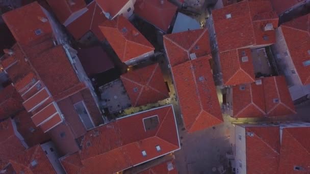 Images Aériennes Bâtiments Anciens Dans Une Petite Ville Européenne — Video