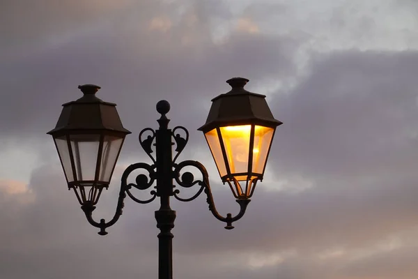 Gyönyörű Lámpások Város Utcájában — Stock Fotó