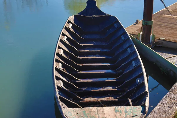 Houten Vissersboot Voor Lagune — Stockfoto