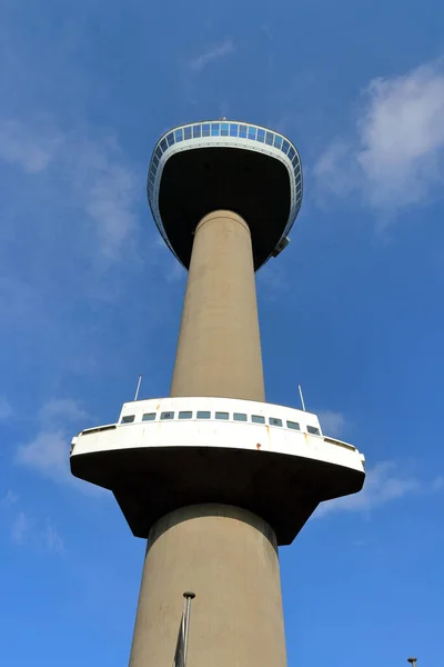 Der Leuchtturm Auf Dem Hintergrund Des Blauen Himmels — Stockfoto