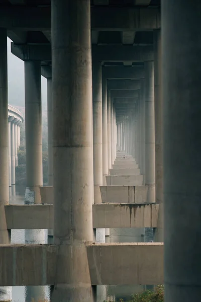 巴塞洛纳市大楼的柱子 — 图库照片