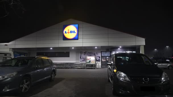 Стоянка Рядом Супермаркетом Lidl — стоковое видео