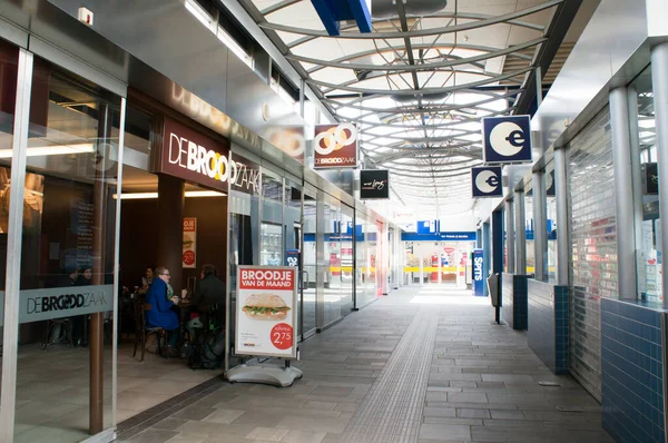 Breda Κατω Χωρεσ Mar Μικρά Καταστήματα Και Εστιατόρια Στο Σιδηροδρομικό — Φωτογραφία Αρχείου