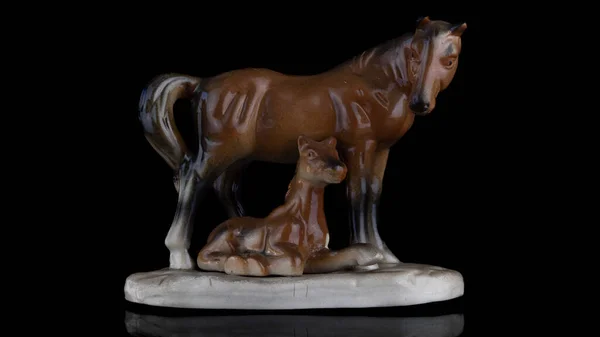 Figurine Cavalo Fundo Preto — Fotografia de Stock