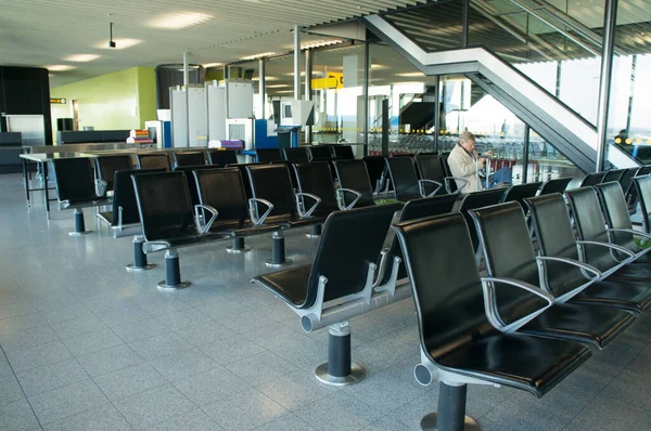 Amsterdam Netherlands Apr Sitting Travellers Waiting Room Airport April 2013 — Stock Photo, Image