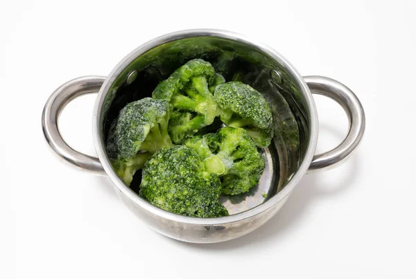 Brokoli Hijau Segar Dalam Mangkuk Dengan Latar Belakang Putih — Stok Foto