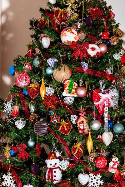 Krásné Vánoční Ozdoby Dekorace Visí Vánočním Stromečku — Stock fotografie