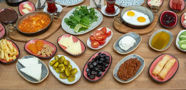 Mesa Pequeno Almoço Mesa Pequeno Almoço Tradicional Turca Serpme Kahvalt — Fotografia de Stock