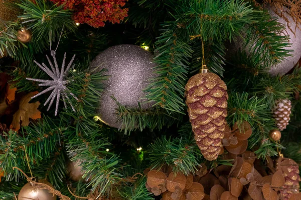 Noel Ağacındaki Süsler Yeni Yıl Teması Için Uygun — Stok fotoğraf