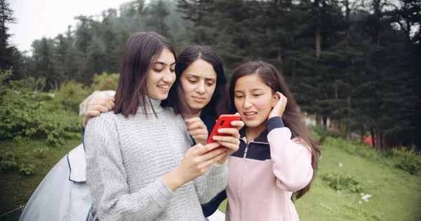 Asian Women Friends Taking Selfie Smartphone Park —  Fotos de Stock