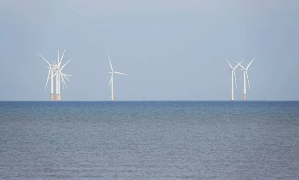 Turbiny Wiatrowe Tle Morza — Zdjęcie stockowe