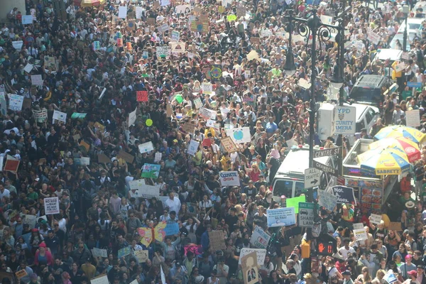 Толпа Людей Демонстрации — стоковое фото