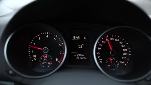 Araba Gösterge Paneli Hız Göstergesi Takometre Ölçü Yakın Çekim Siyah — Stok video
