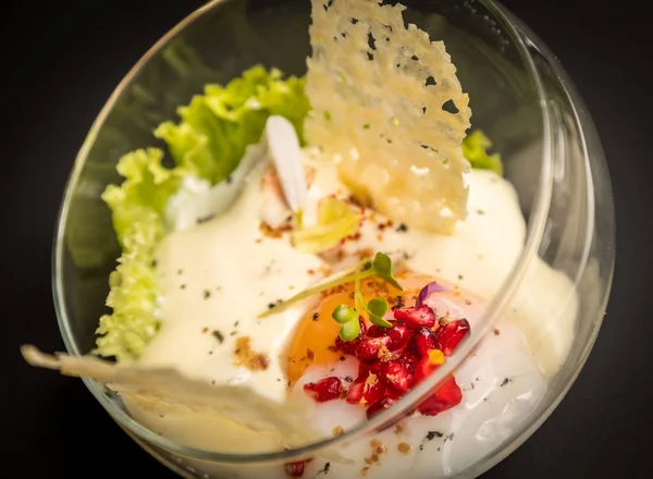 Peynirli Yumurtalı Salata — Stok fotoğraf