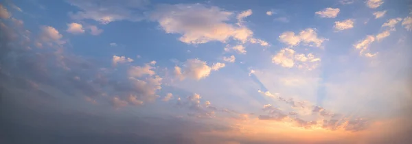 夜晚的天空和云彩 — 图库照片