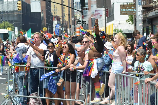 Groupe Personnes Gay Pride Day Dans Ville Gay Pride Concept — Photo
