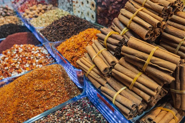 Suszone Przyprawy Tło Herbaty Zamknij Drzwi Wielki Bazar — Zdjęcie stockowe