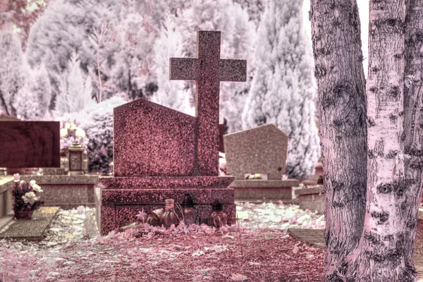 Christian Cross Hřbitově — Stock fotografie