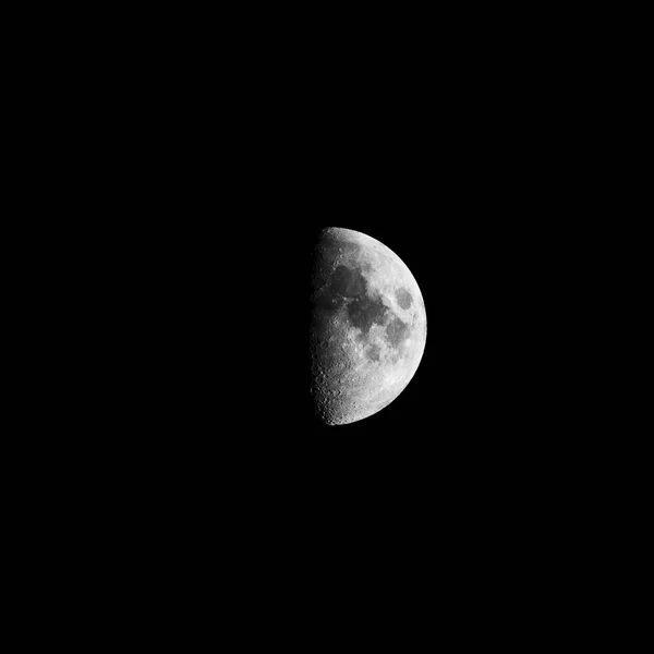 Φεγγάρι Στον Νυχτερινό Ουρανό — Φωτογραφία Αρχείου
