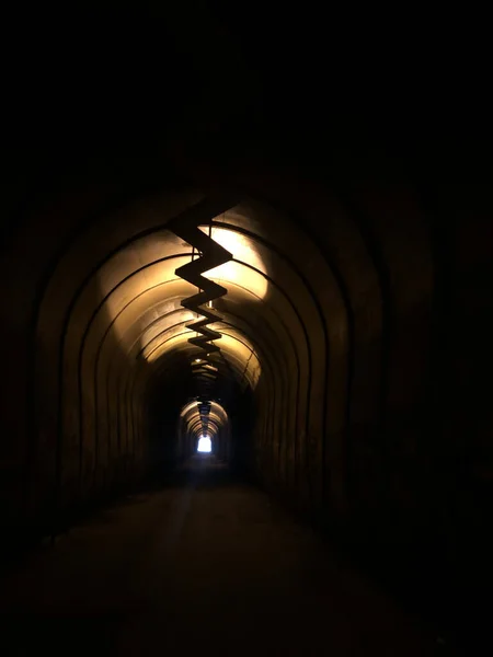 Túnel Subterrâneo Escuro — Fotografia de Stock