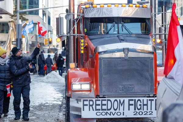 Reuniones Capital Canadiense Movimiento Freedom Escort Comenzó Como Una Protesta — Foto de Stock