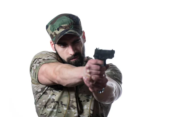 白地に銃を持った男 特殊部隊 戦闘中の陸軍兵士 紛争の概念と戦う軍のエリートチーム — ストック写真