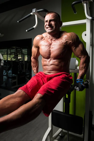 Vacker Sportig Kille Manlig Makt Muskulös Man Gymmet Hantel Böjande — Stockfoto