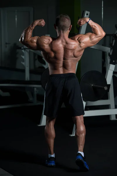 Bonito Desportivo Cara Poder Masculino Homem Muscular Ginásio Haltere Flexionando — Fotografia de Stock