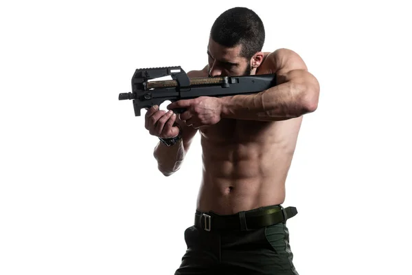 Soldato Delle Forze Speciali Con Arma Sfondo Studio Bianco Uomo — Foto Stock