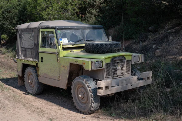 Oude Militaire Vrachtwagen Het Bos — Stockfoto