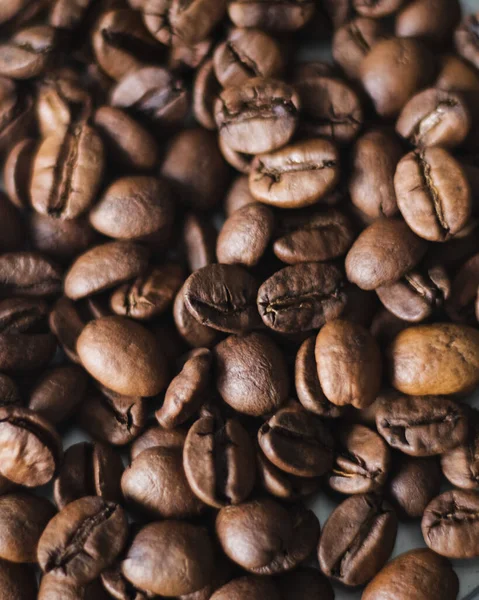 ローストのコーヒー豆をクローズ アップ — ストック写真