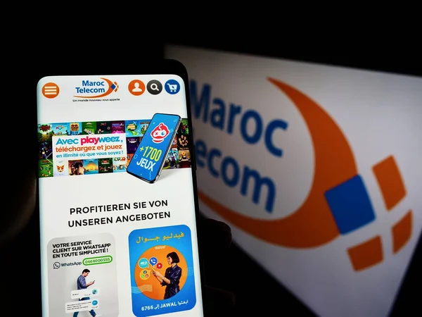 Mobiele Telefoon Met Een Zwarte Achtergrond — Stockfoto