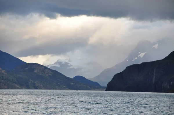 Vacker Utsikt Över Bergen Och Havet — Stockfoto