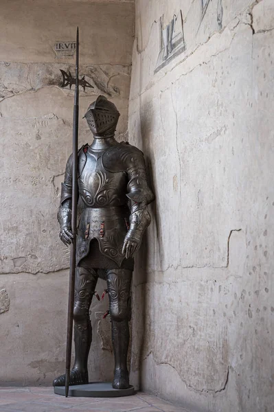 Cavaliere Medievale Nel Museo Storico — Foto Stock