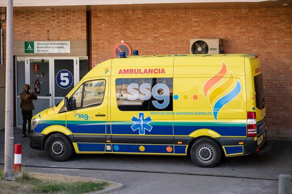 Voiture Ambulance Avec Extincteur — Photo