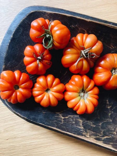 Tomates Frescos Sobre Fondo Madera — Foto de Stock