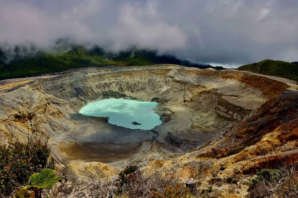 Bela Paisagem Lago Nas Montanhas — Fotografia de Stock