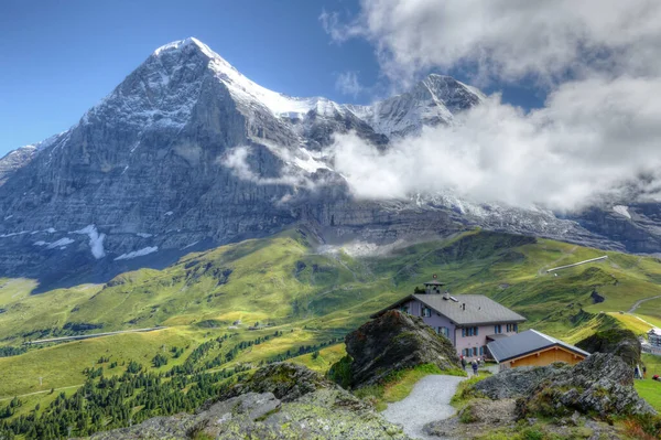 Dağ Sırası Olan Güzel Bir Manzara — Stok fotoğraf