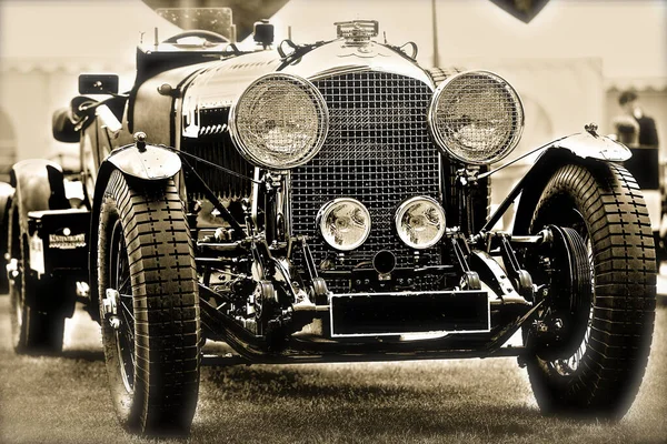 Velho Carro Vintage Com Uma Foto Preto Branco — Fotografia de Stock